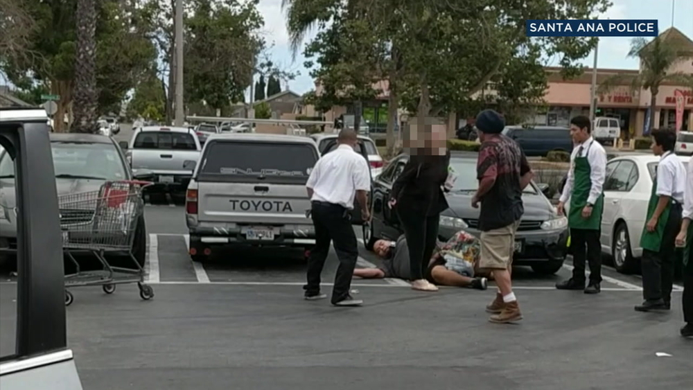 VIDEO: Santa Ana Stater Bros. robbery suspect punched to ground
