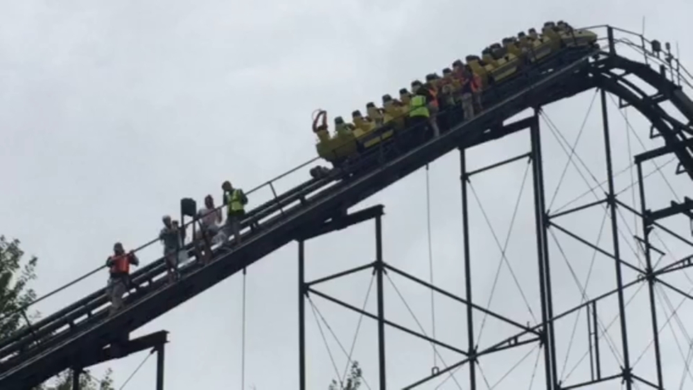 Riders temporarily stuck on Six Flags roller coaster