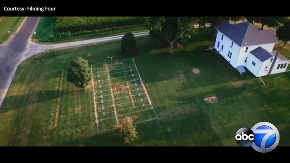 Family pays tribute to the Chicago Bears 