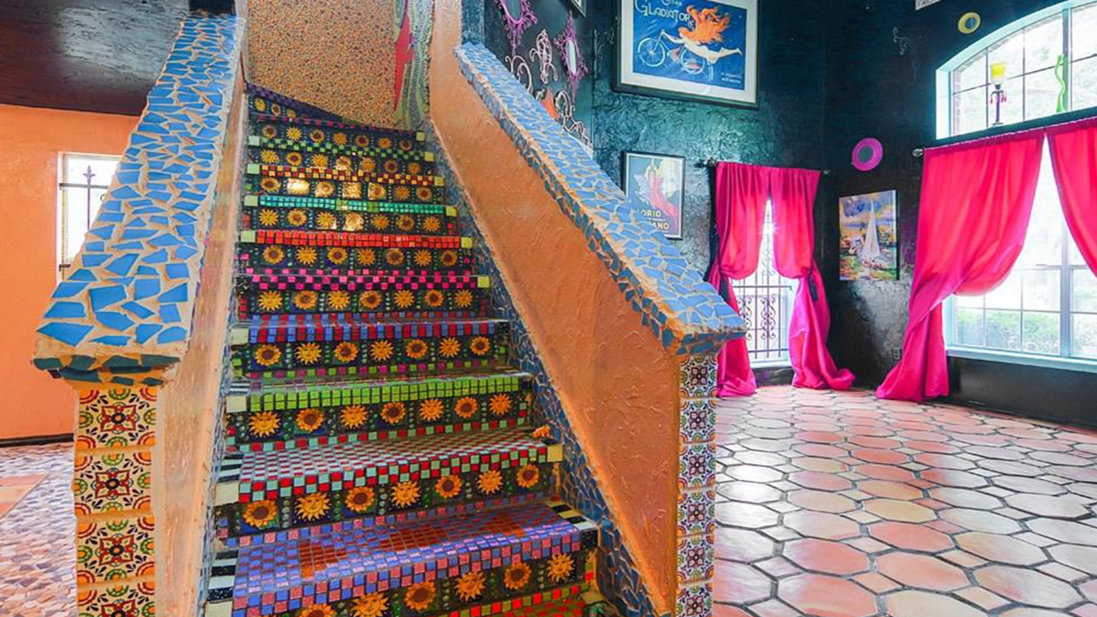 Artsy, oneofakind mosaic home up for sale in west Houston ABC13