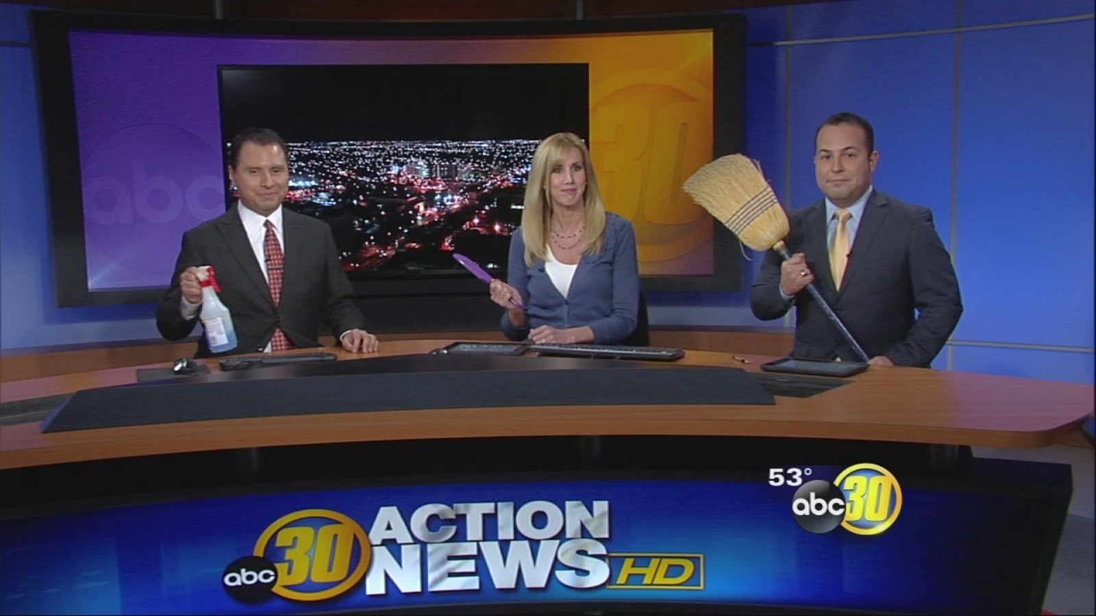 'Anchorman 2' parody: News anchors make epic fight scene - ABC30 Fresno