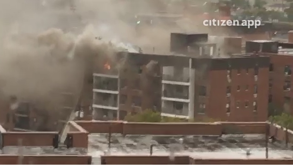 Aggressive apartment fire leaves Queens families displaced