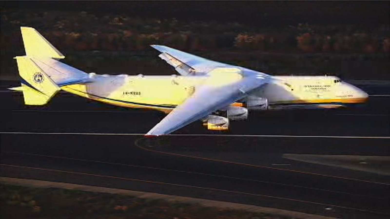 World S Biggest Airplane Antonov An 225 Mriya Takes Off From Oakland Abc7 San Francisco