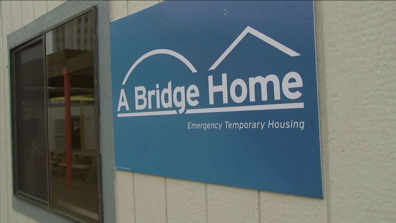 1 of 15 temporary homeless shelters opens in downtown Los Angeles