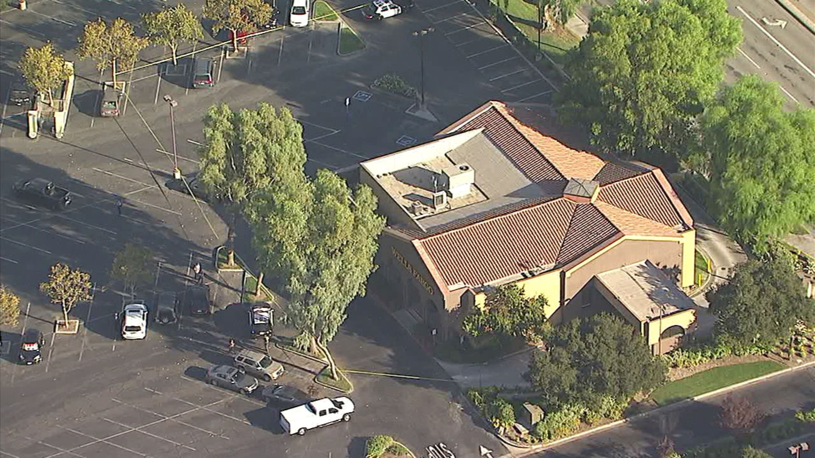 Valencia shopping center evacuated after bomb threat at Wells Fargo