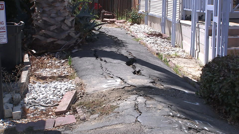 Residents file lawsuit, say Long Beach mobile homes are sinking