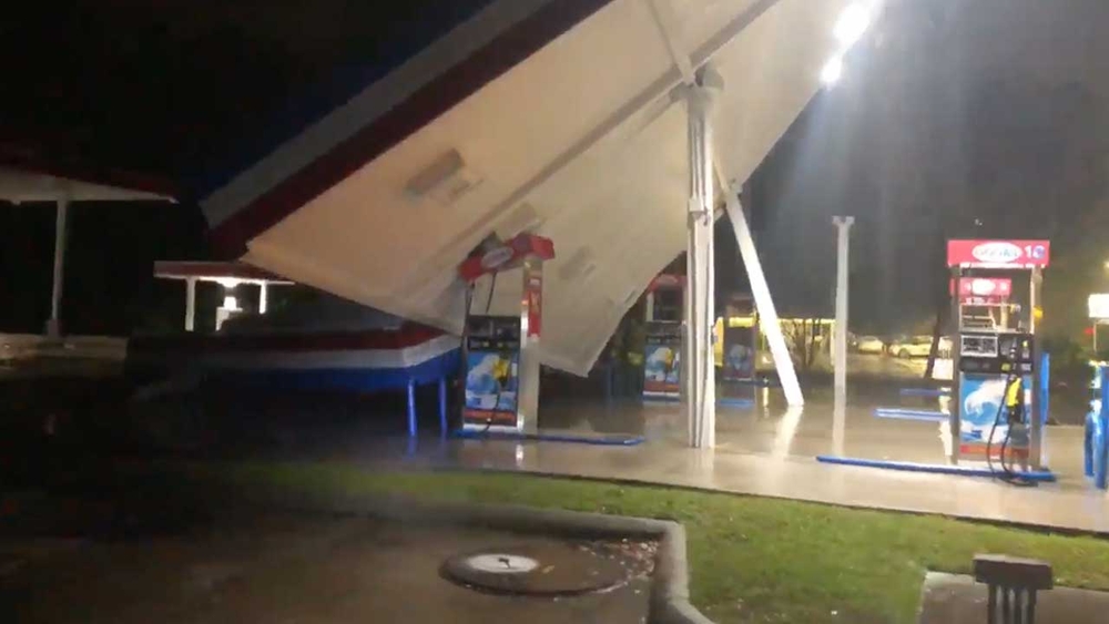 Hurricane Florence: Storm topples Wilmington gas station canopy