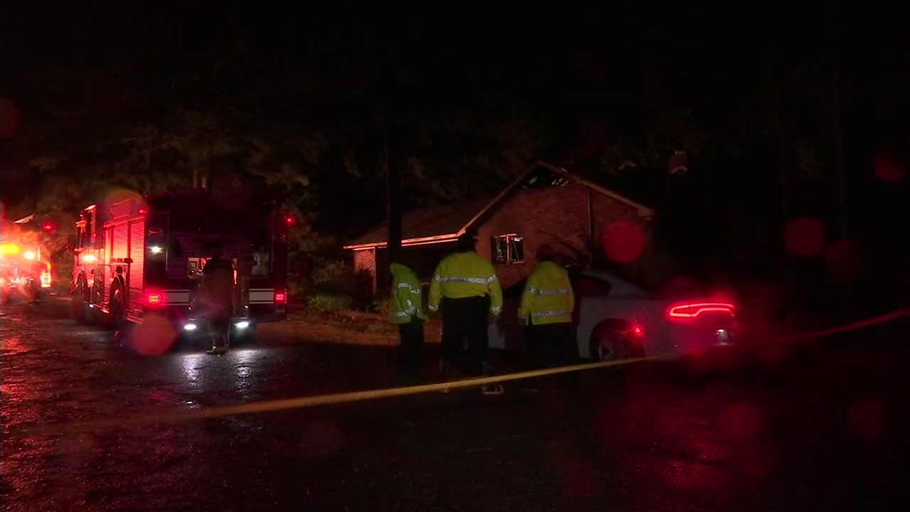 Fayetteville police investigating fatal house fire that killed 2