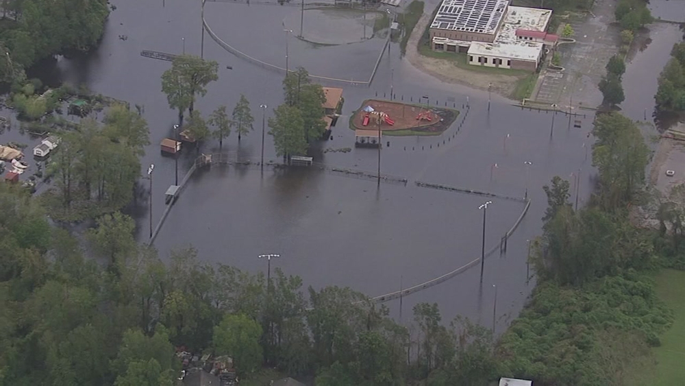 New Bern flooding: Roads impassable and homes surrounded by water