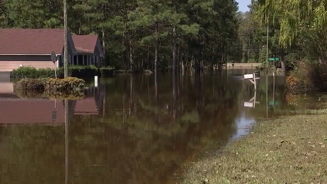Lumberton residents begin to dry out after Florence