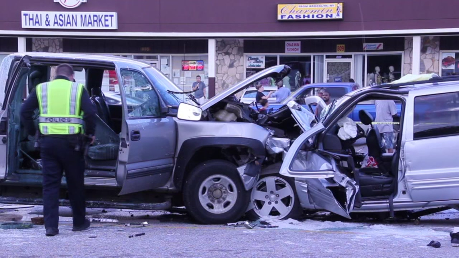 4 hurt in Fayetteville head-on collision, 2 critically - ABC11 Raleigh ...