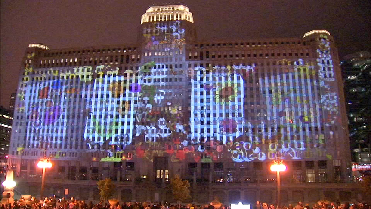 Art on theMart's large digital projection brings new public art to Chicago