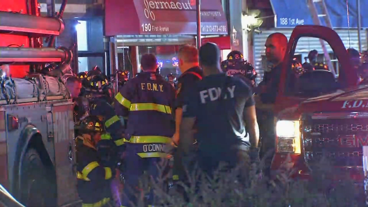 14 Firefighters 3 Residents Injured In East Village Manhattan Apartment Fire Abc7 New York