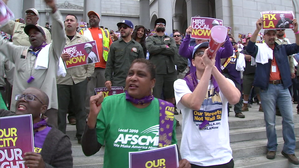 LA city workers call on Garcetti to get more involved in contract talks