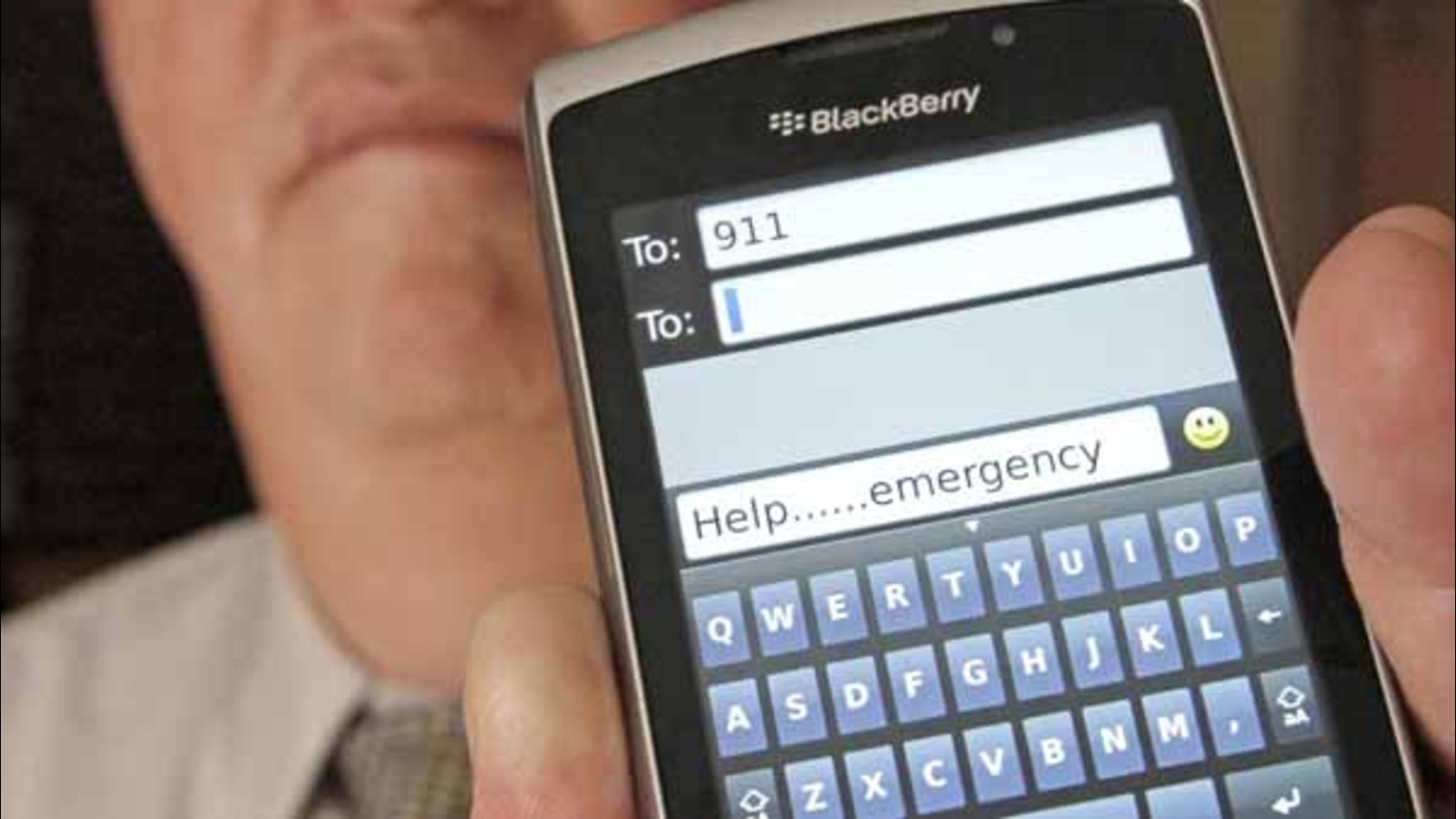 Some towns in Lake County, Ill., add 911 text messaging - ABC7 Chicago