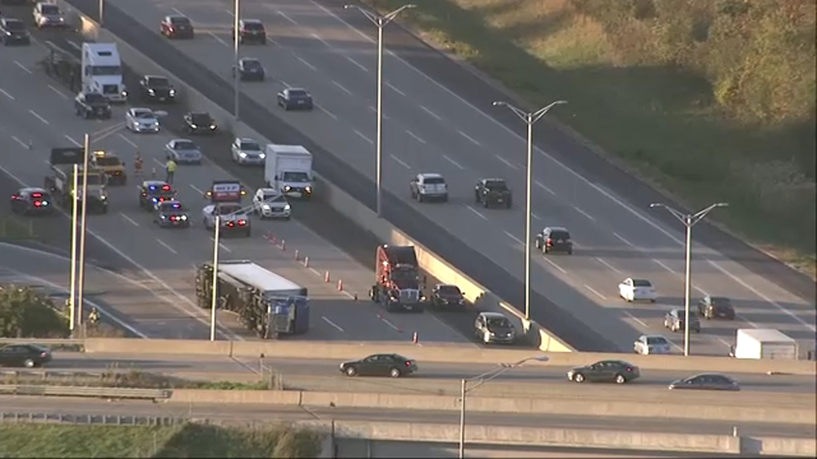 Eastbound I-94 lanes reopen after semi overturns in Gurnee - ABC7 Chicago