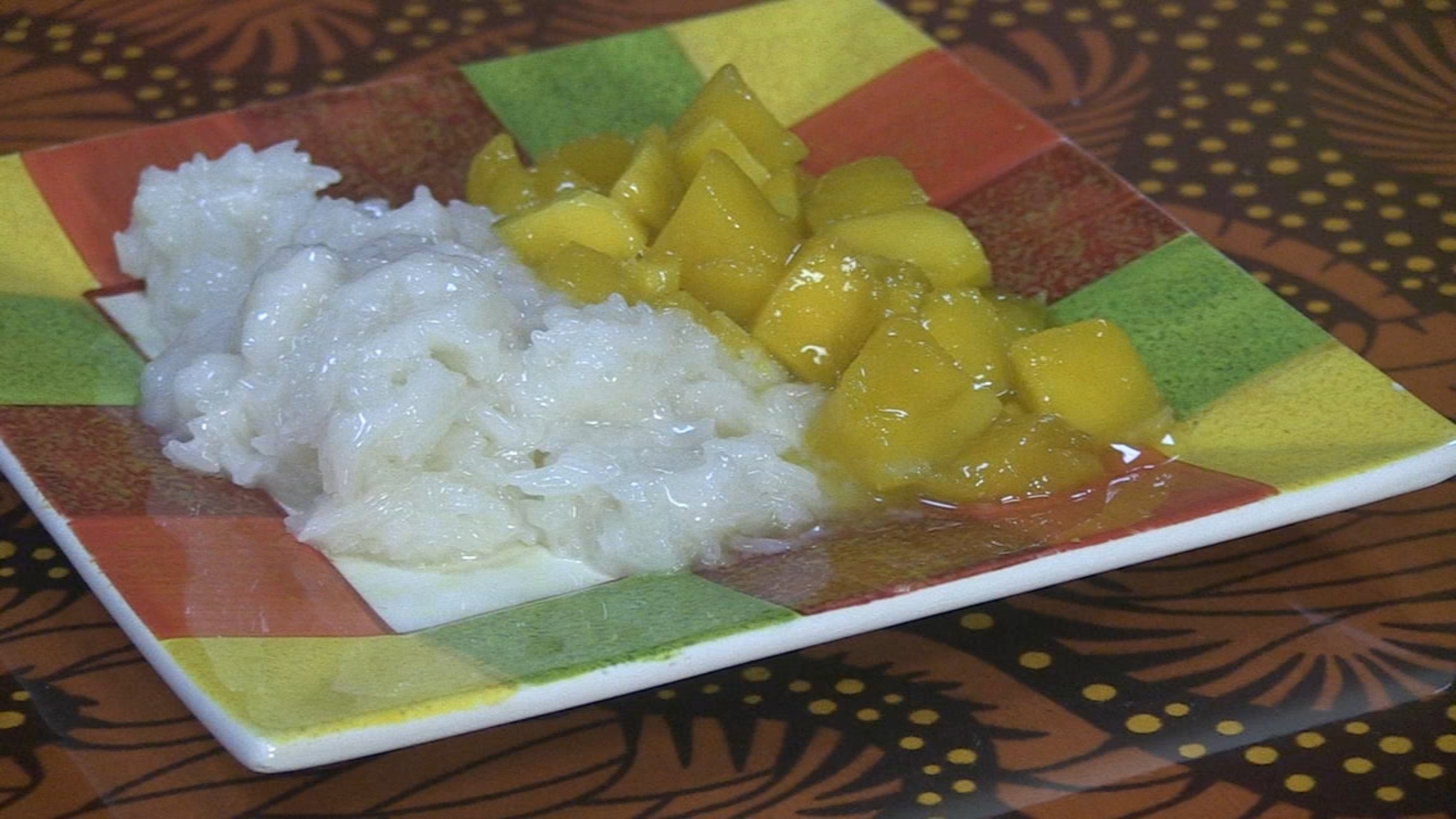 Hungry Hound Extra Course Ghin Khao Eat Rice ABC7 Chicago