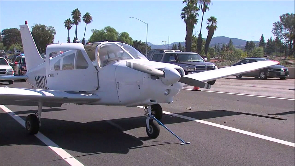 Small plane lands on freeway in San Diego County