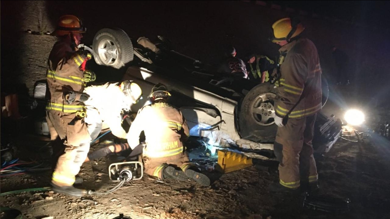 Visalia car crash injures four, pins one under a flipped car ABC30 Fresno