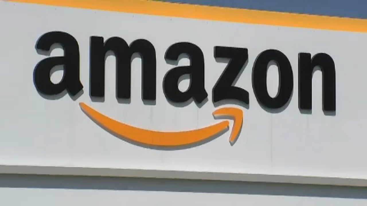 Amazon hiring event in Logan Township