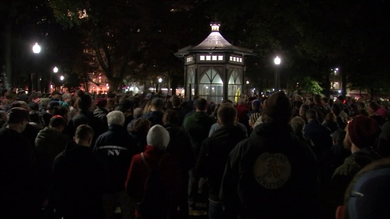 Vigil in Rittenhouse square for Pittsburgh shooting victims