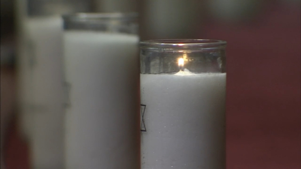 Local vigils held for Pittsburgh shooting victims