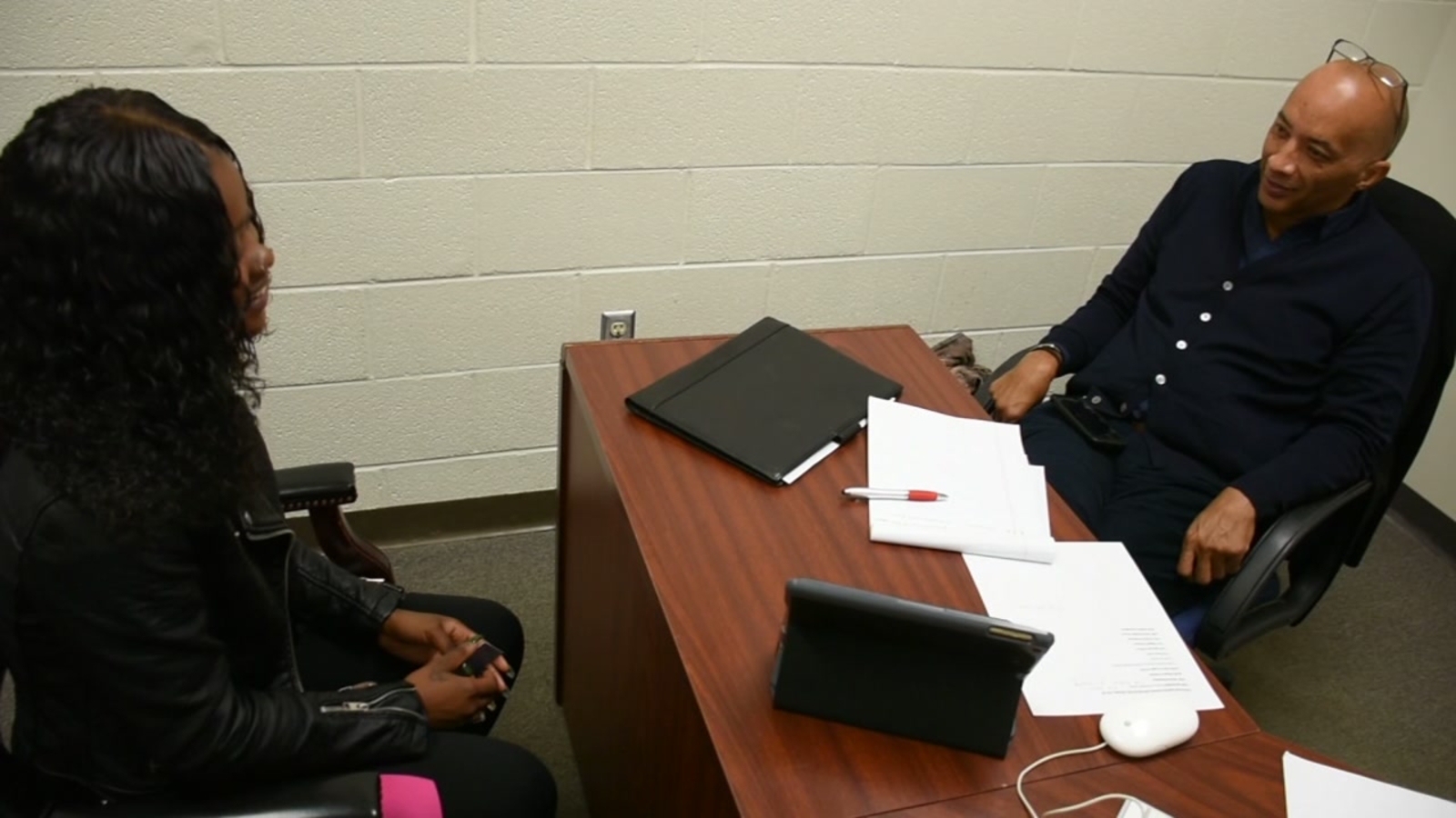 ABC&rsquo;s Byron Pitts visits Raleigh to teach young journalists - ABC11