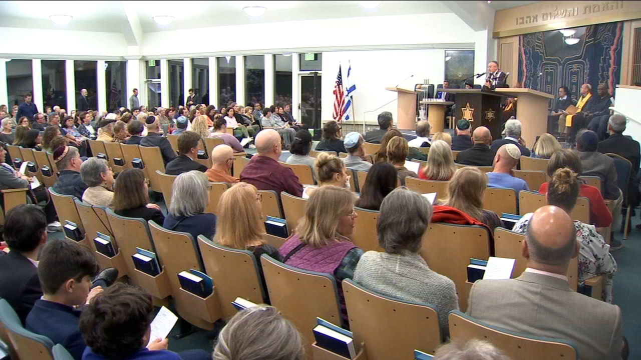 Interfaith gathering to honor Synagogue shooting victims draws hundreds to North Fresno