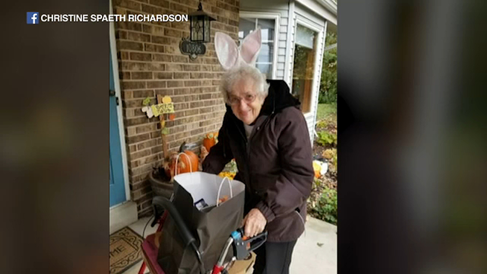 Zion woman, 91, goes trick-or-treating for first time