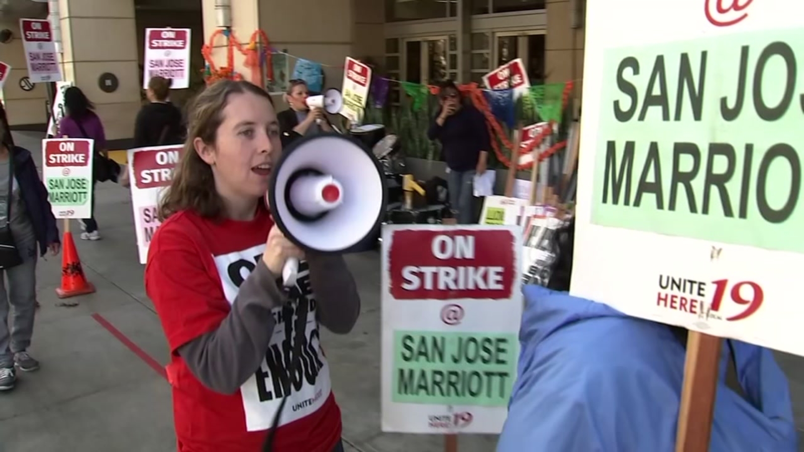 SF Board of Supervisors wants to intervene in 4 week long hotel worker