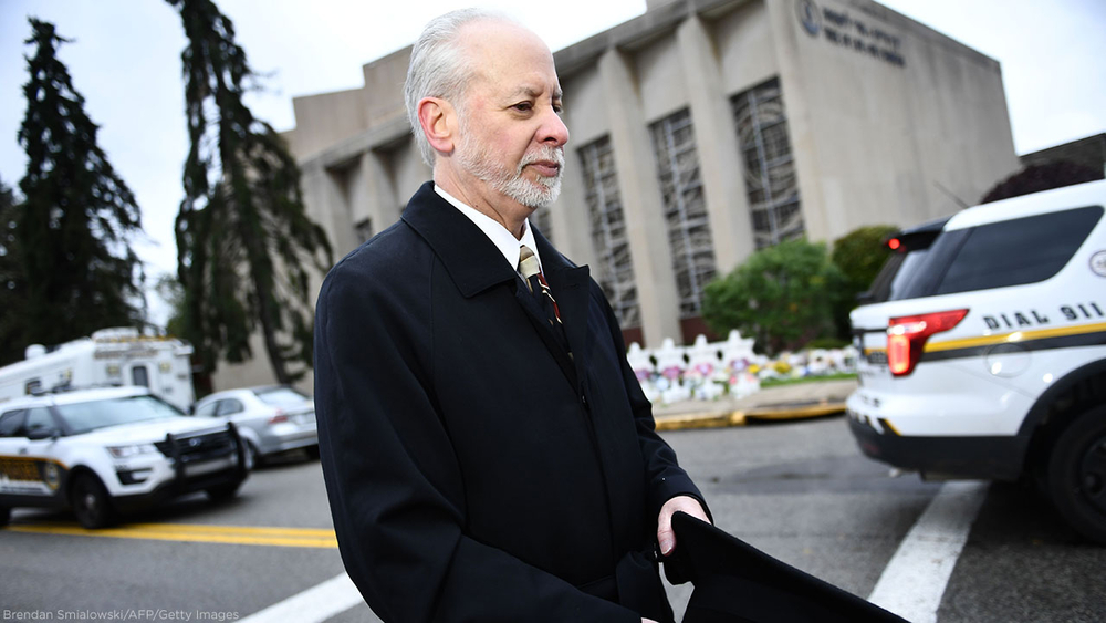 Rabbi speaks out week after Pittsburgh synagogue shooting: 'Hate will never win'