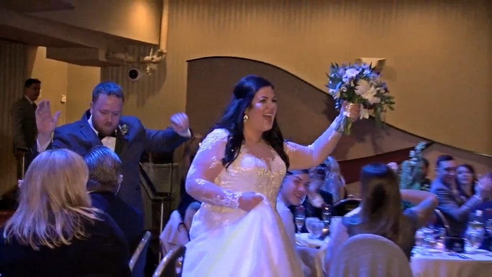 Congrats! Action News' Leslie Walter ties the knot