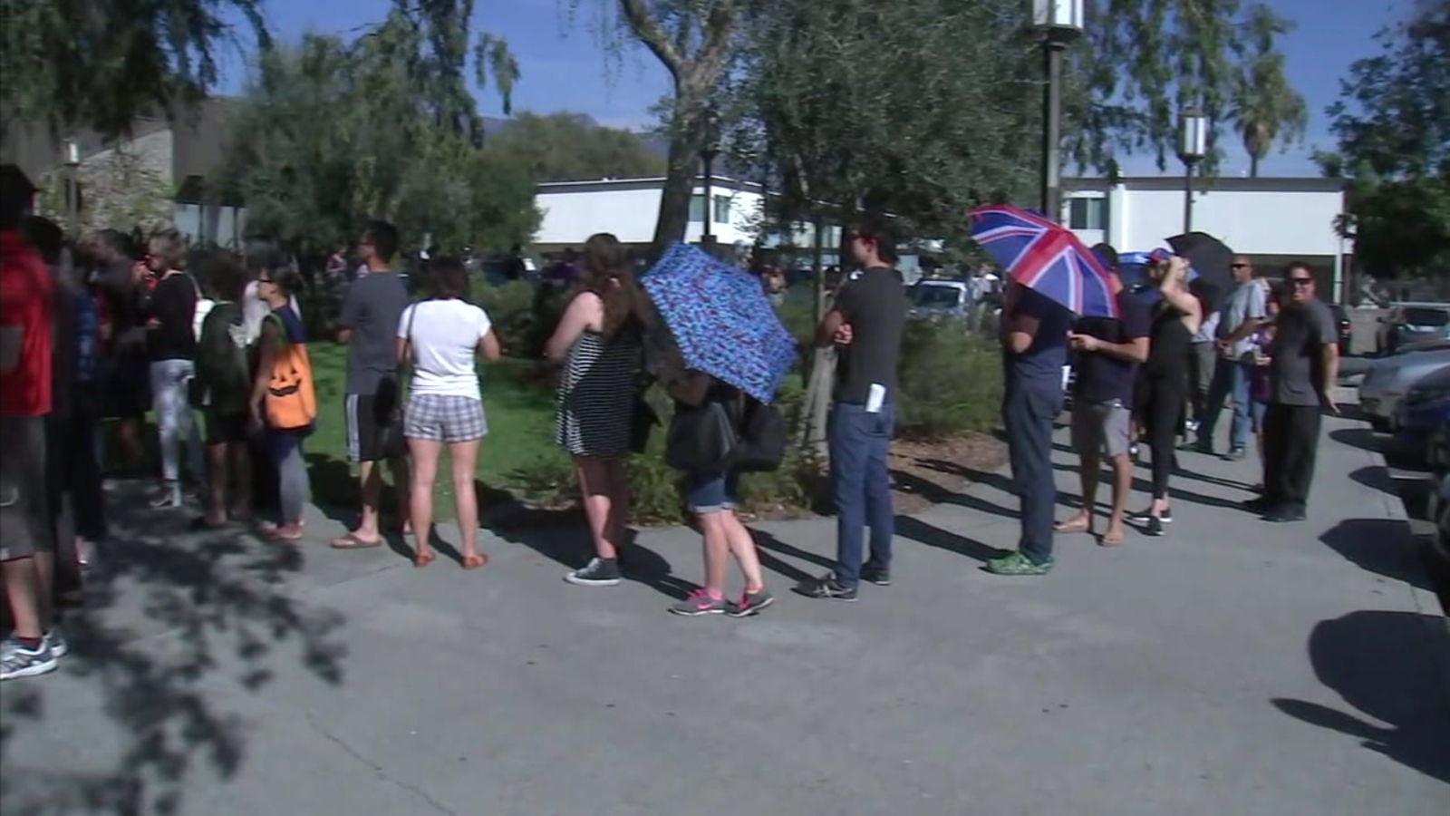 Thousands across LA County cast early ballots before Election Day ...
