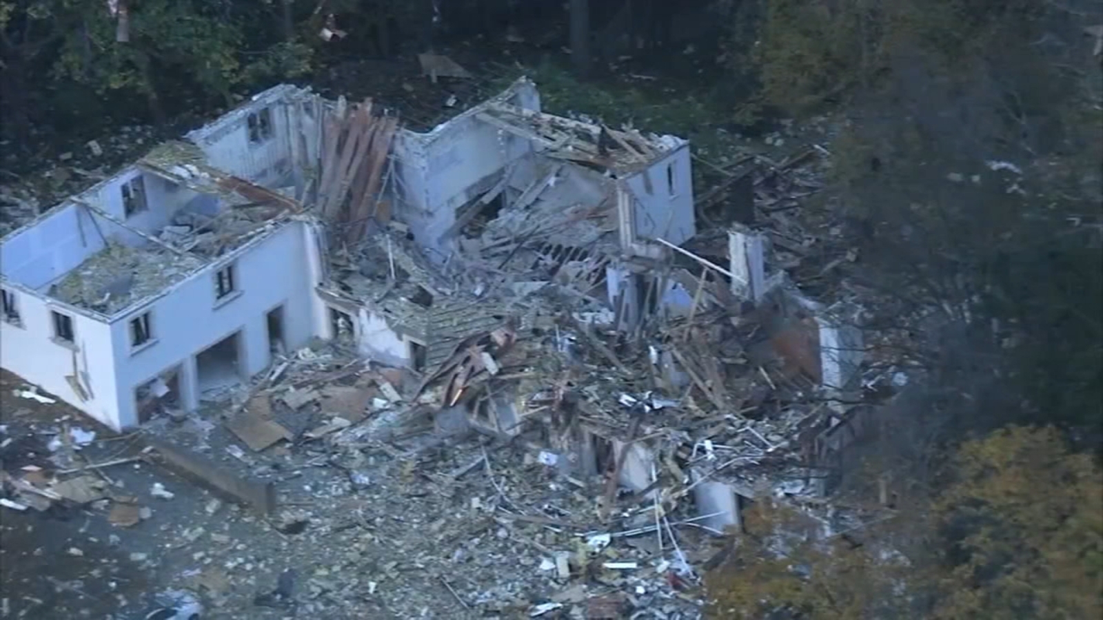 Large Gladwyne, Montgomery County home left in ruins after explosion
