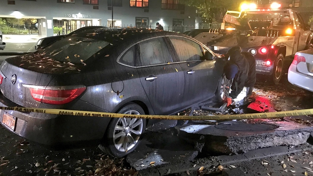 5 injured, including NYPD officers in Bronx manhole explosion