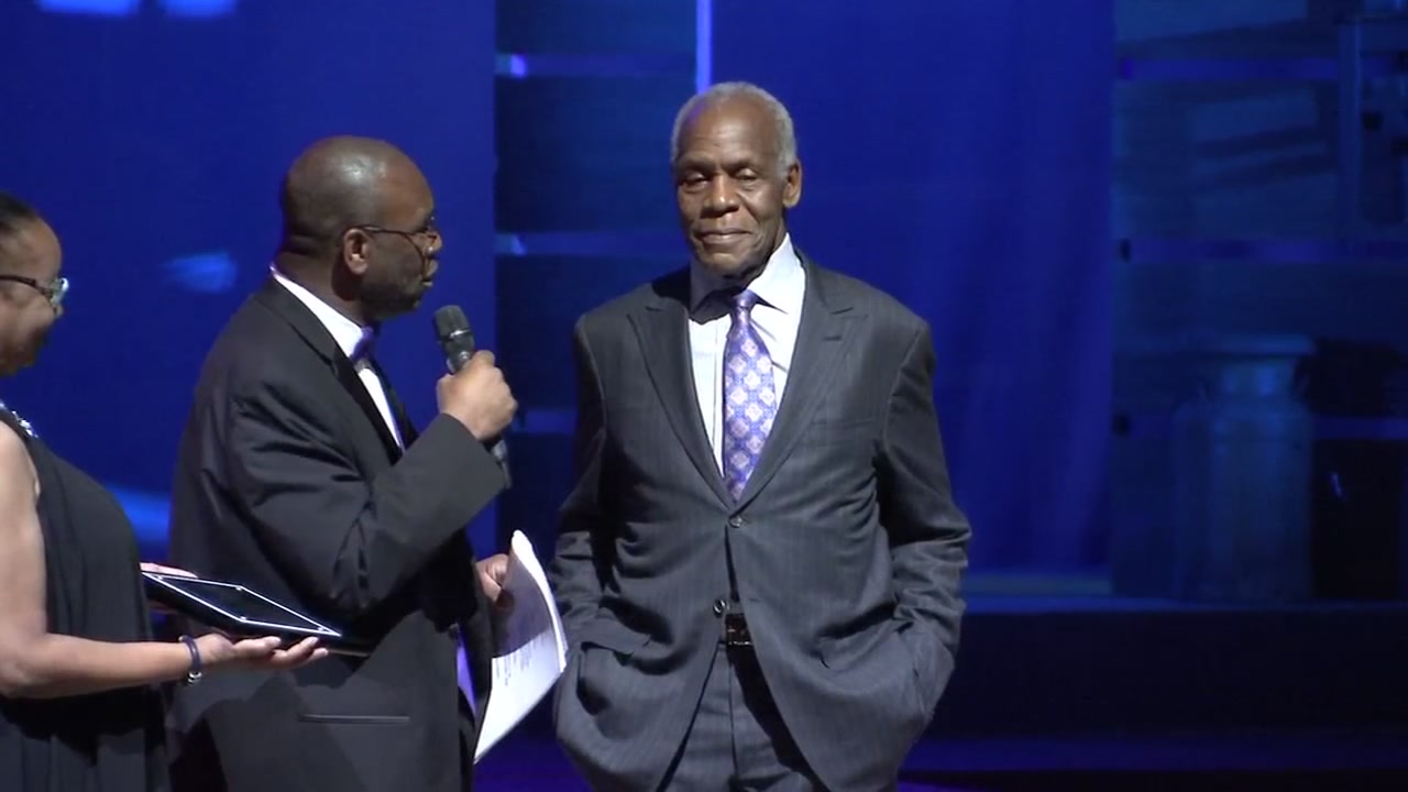 Actor Danny Glover came to Hillside High School on Friday night