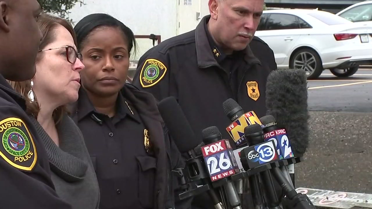 Lamar HS principal Rita Graves fights back tears after 3 teens killed