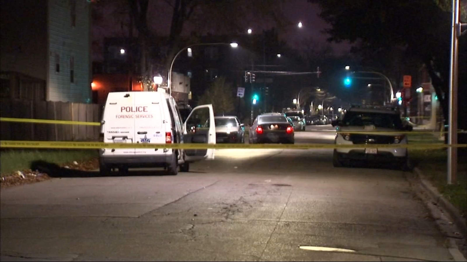 Man found stabbed to death in Lawndale - ABC7 Chicago