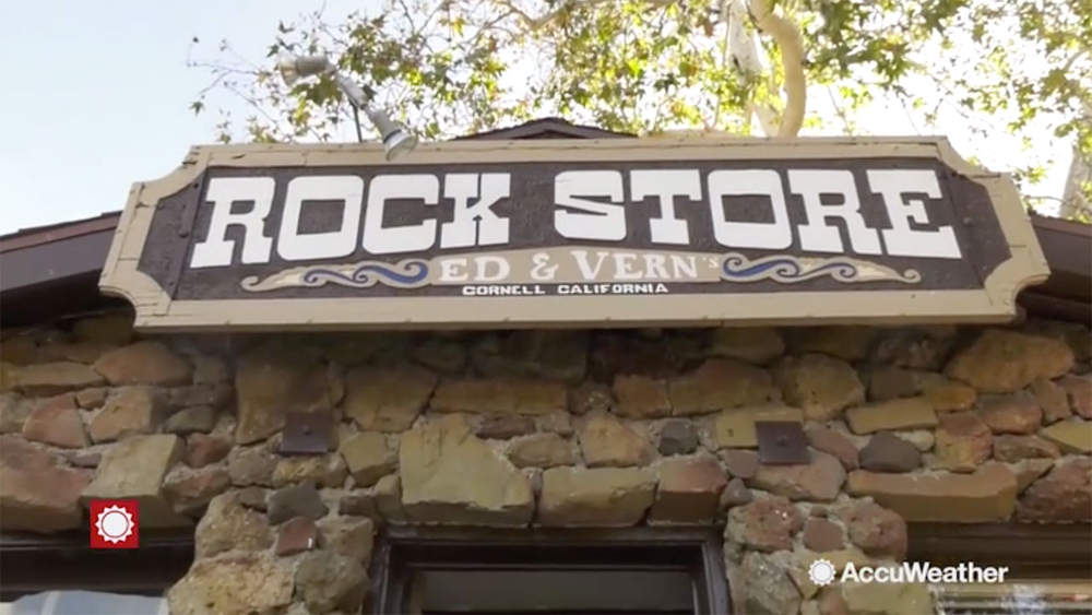 Shopkeeper opens doors to those impacted by Woolsey Fire