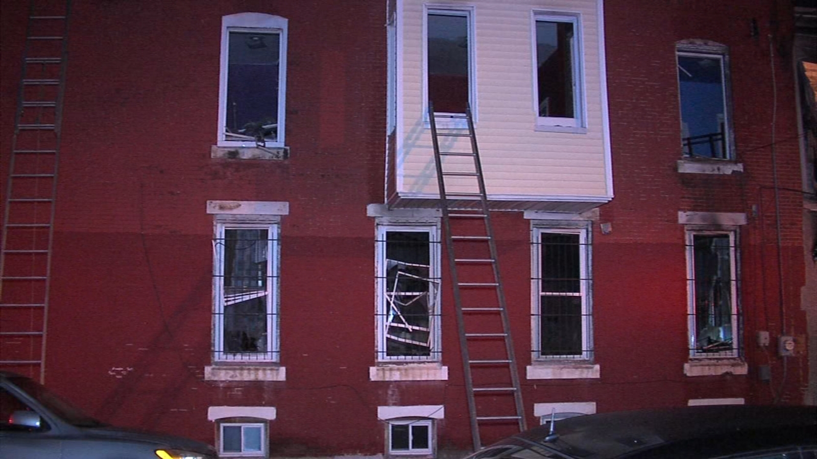 2 hospitalized after fire in Parkside section of Philadelphia 6abc