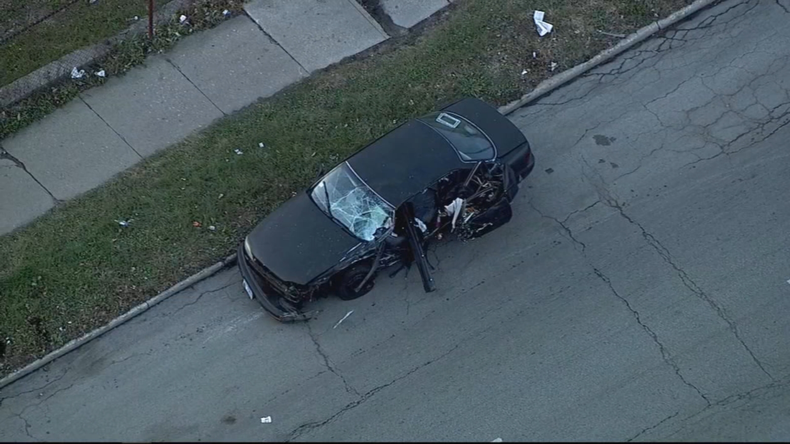 3 injured in crash on Chicago's South Side - ABC7 Chicago