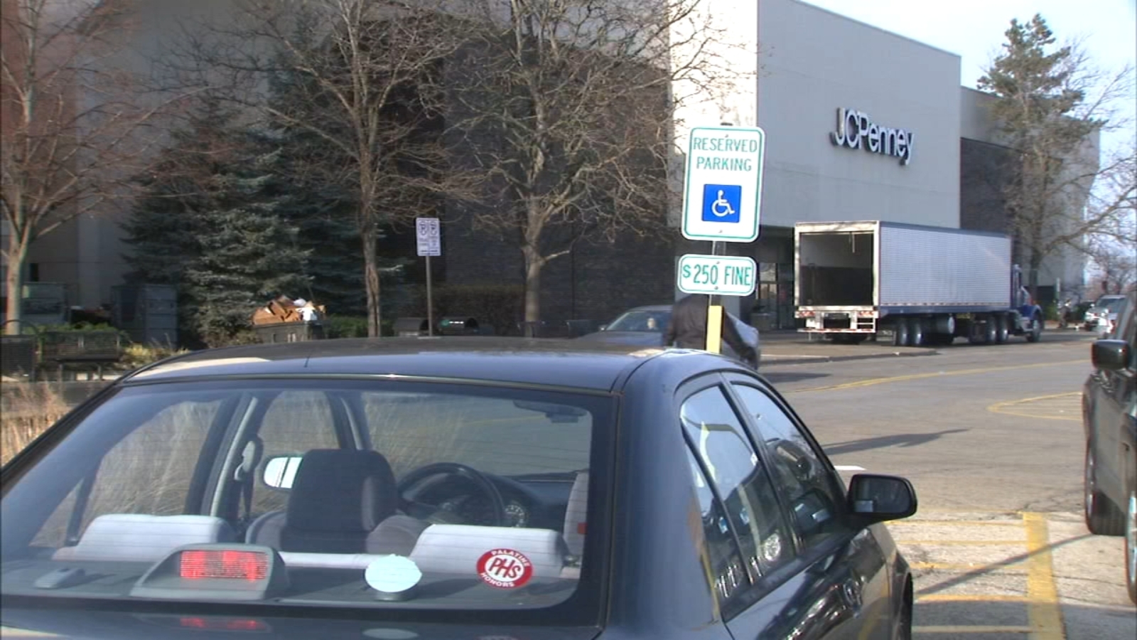 Illinois enforces parking reserved for disabled people during holidays