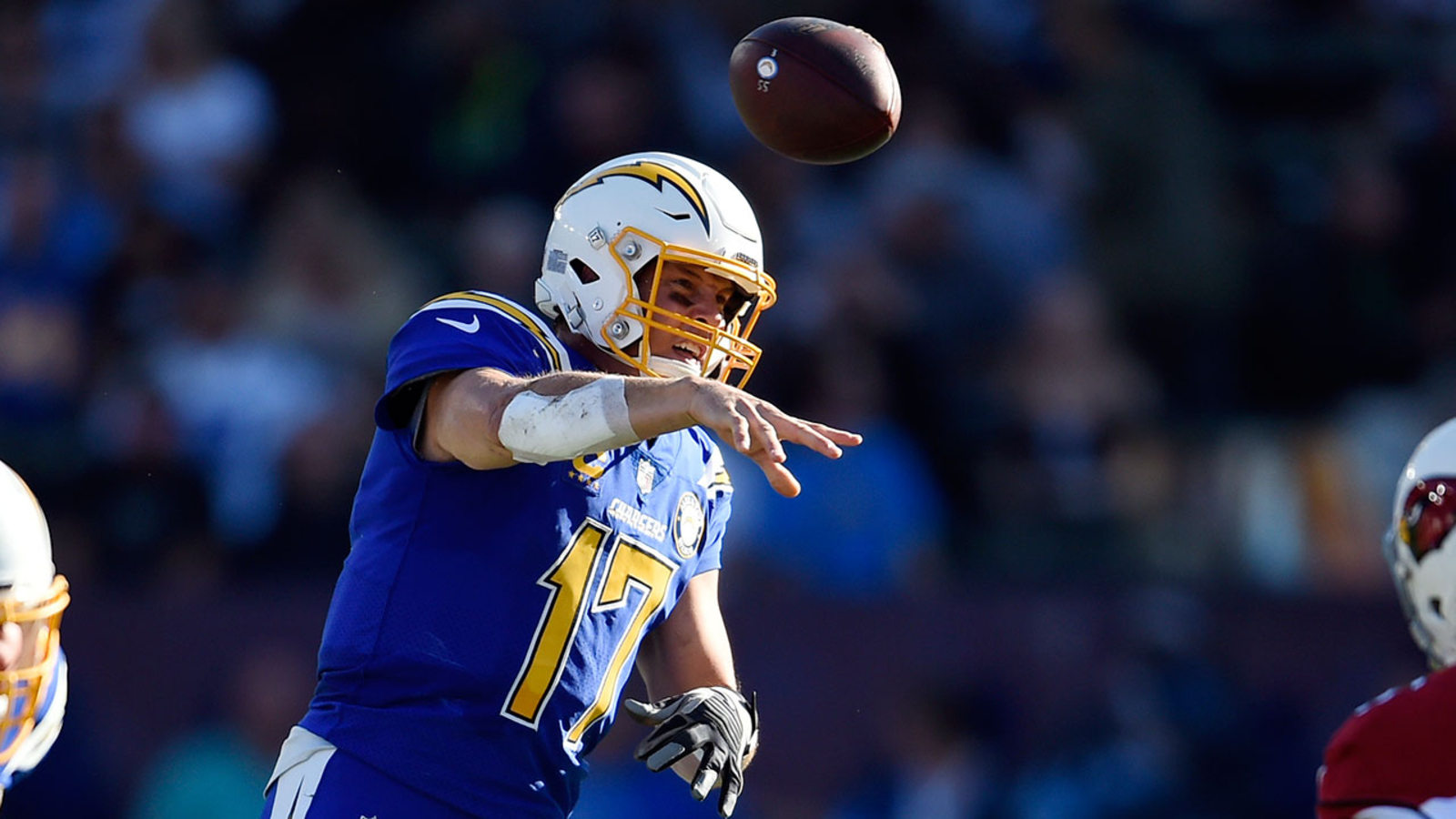 Rivers mencetak rekor passing saat Chargers mengalahkan Cardinals 45-10