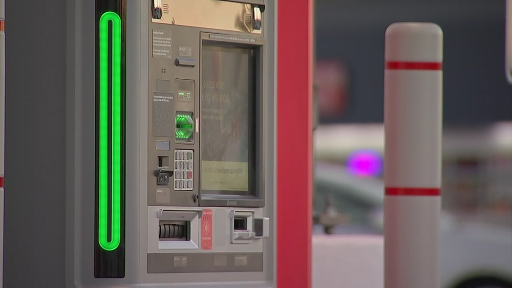 Bank of America ATM glitch gave out $100 bills by mistake
