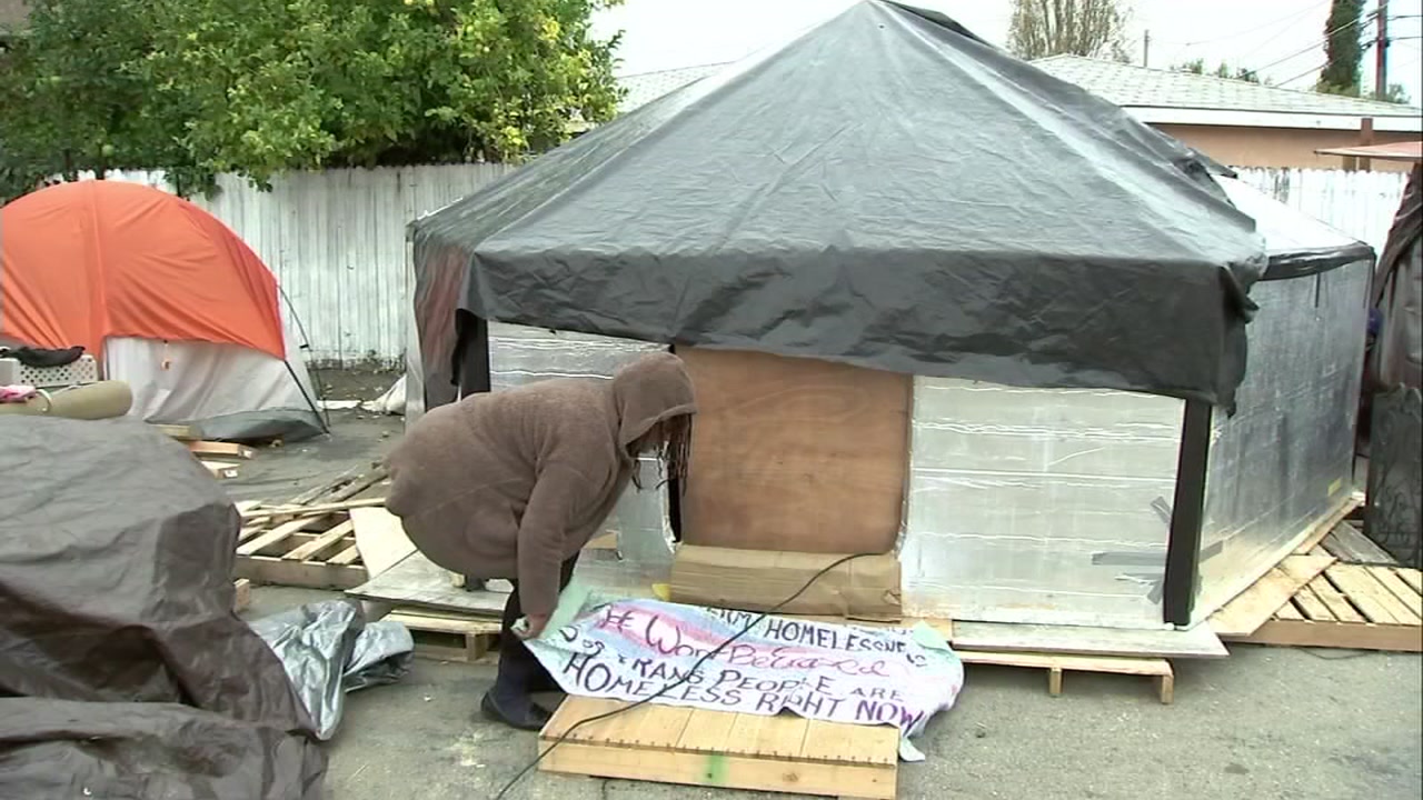 Oakland homeless encampment serving women in danger of closing