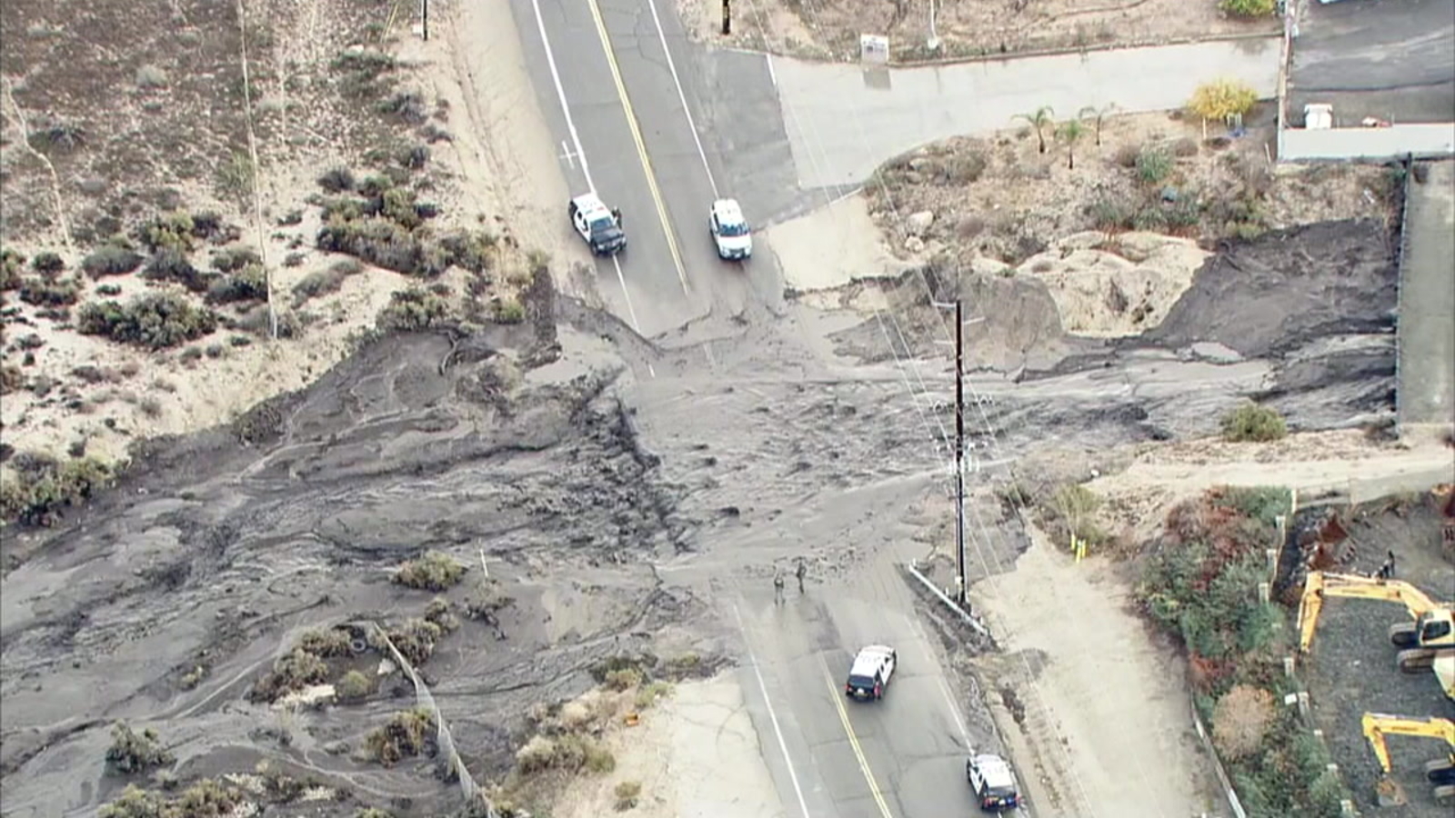 Heavy rains cause mud to cover, block road in Temescal Valley ABC7 Los Angeles