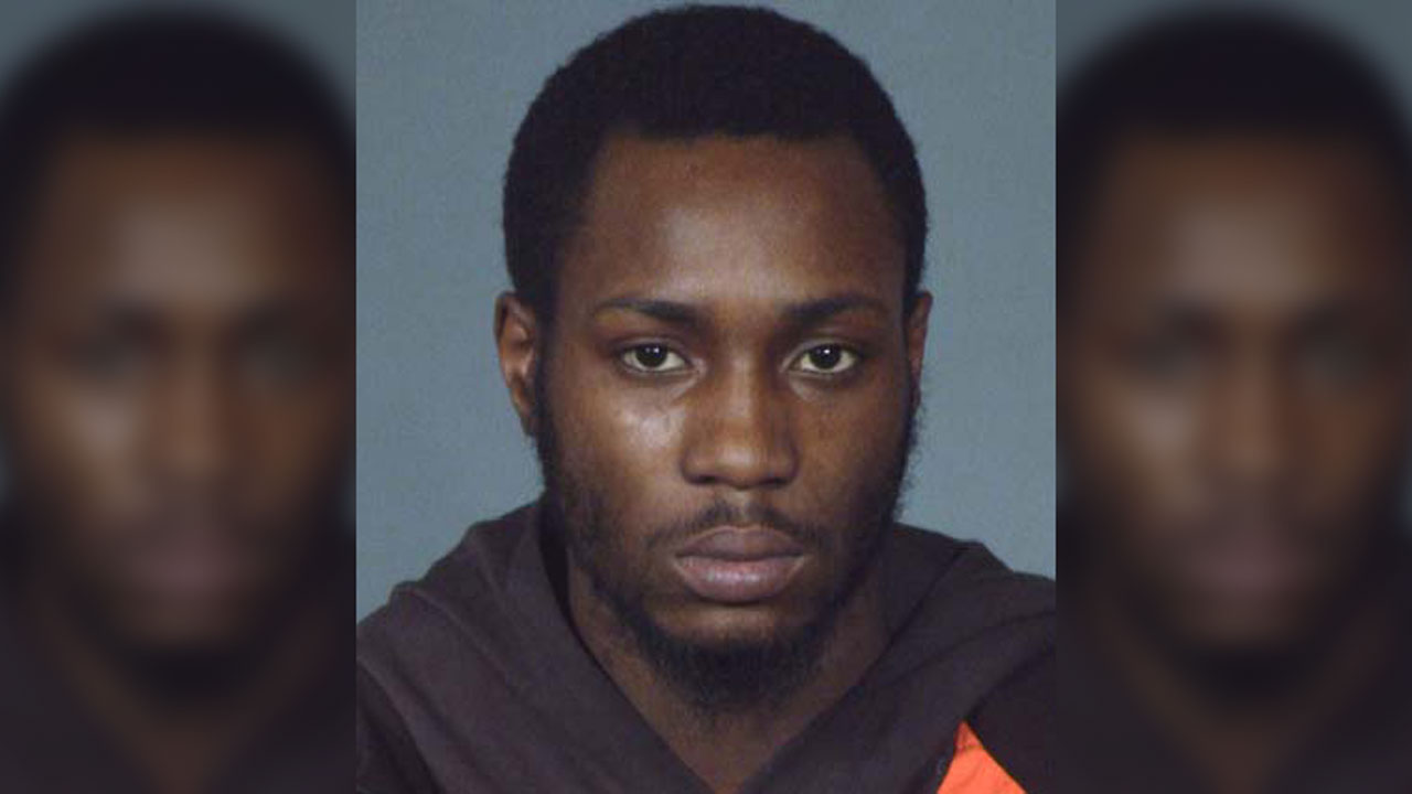 Manhunt underway for escaped prisoner in Brooklyn
