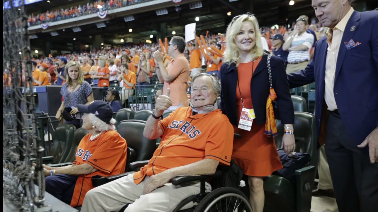 Athletes take to social media to pay tribute to President George H. W. Bush