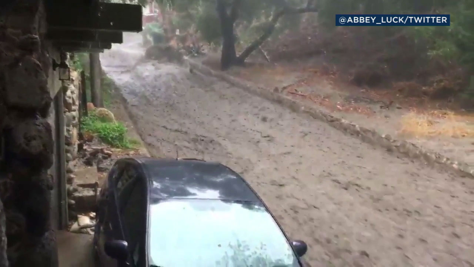 SoCal storm Burbank, La Tuna Canyon roads left a muddy mess ABC7 Los