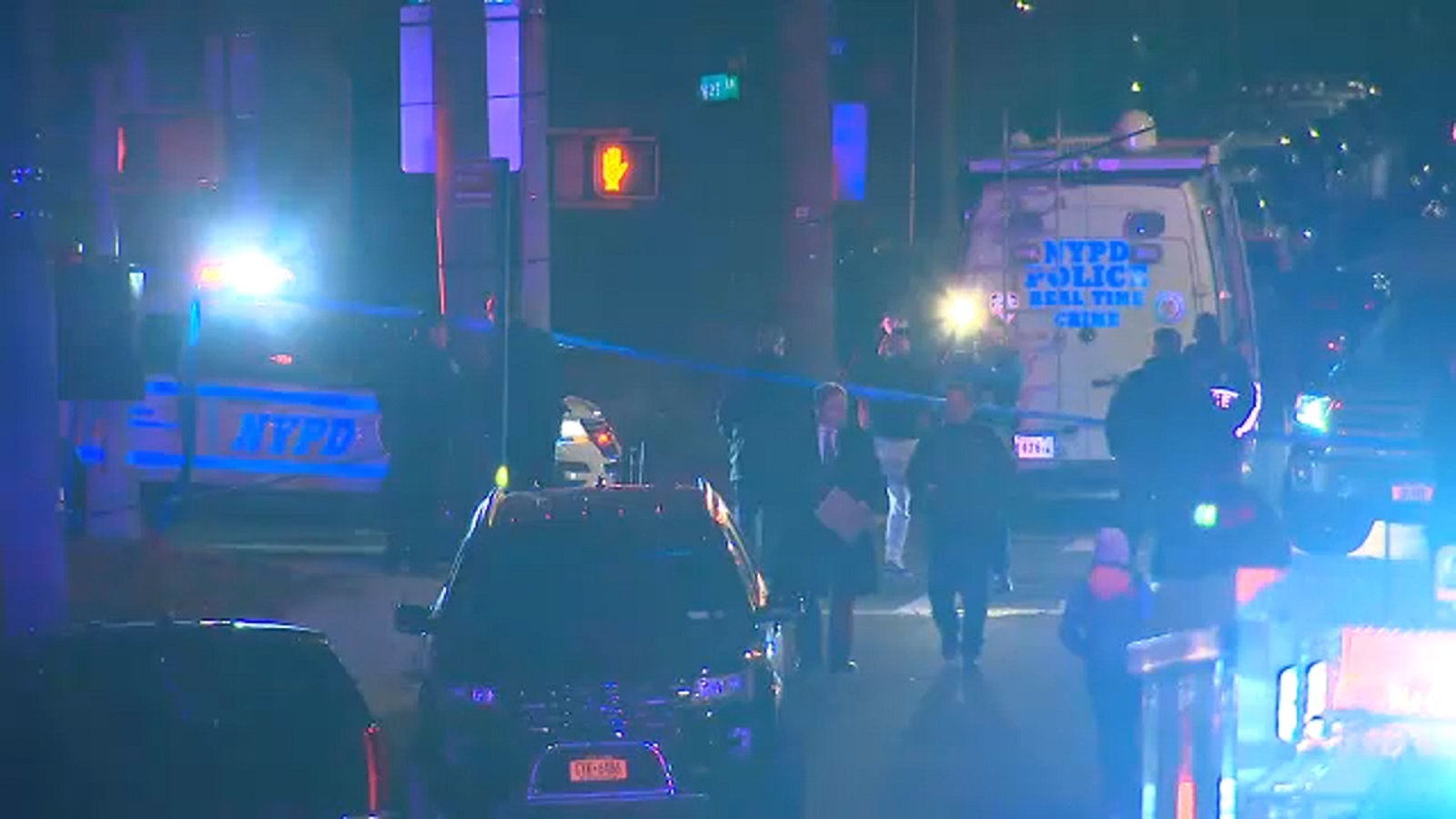 Police officer shot, armed suspect killed on Staten Island - ABC7 New York